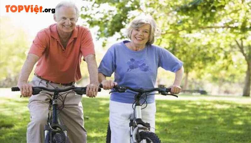 Đi xe đạp tốt cho người cao tuổi 