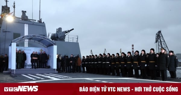  Ông Putin dự lễ hạ thủy 3 tàu hải quân Nga