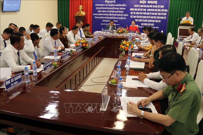  Xây dựng đường biên giới Việt Nam – Campuchia hòa bình, hữu nghị, hợp tác