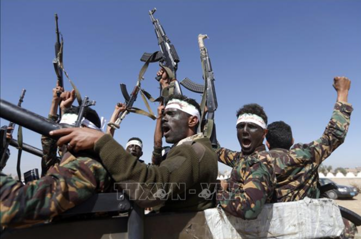 Các tay súng Houthi tại một khu vực ở thủ đô Sanaa, Yemen.