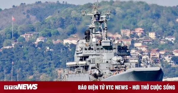  Bộ Quốc phòng Nga xác nhận tàu chiến hư hại sau cuộc tấn công của Ukraine