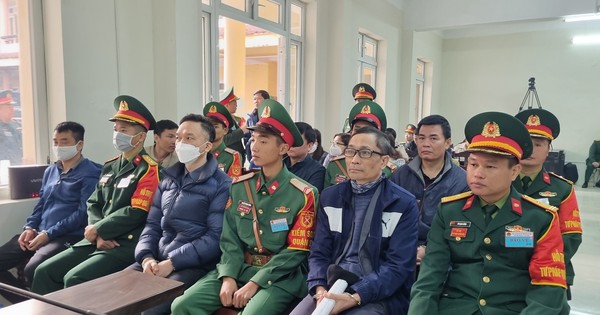  Xét xử nhóm cựu sĩ quan Học viện Quân y liên quan tới vụ doanh nghiệp Việt Á